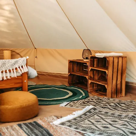 Mila Laka Glamping Hotel Milki Exterior photo