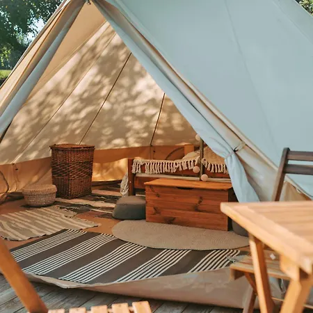 Mila Laka Glamping Hotel Milki Exterior photo